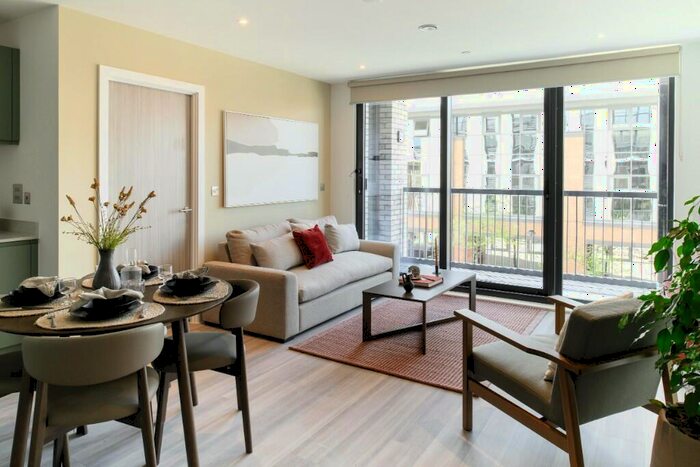 2 Bedroom Apartment To Rent In Silbury Boulevard, Milton Keynes, Buckinghamshire, MK9