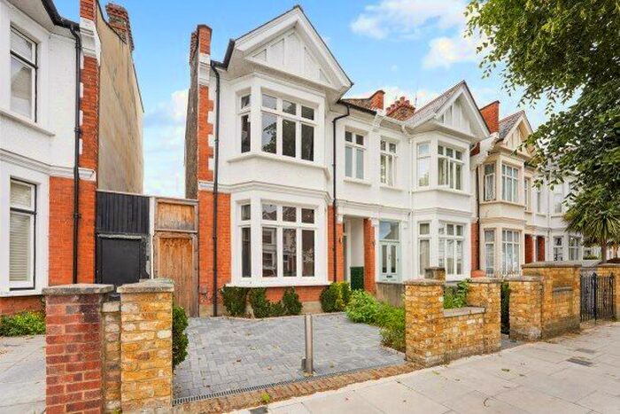 4 Bedroom End Of Terrace House To Rent In Sedgeford Road, London, W12