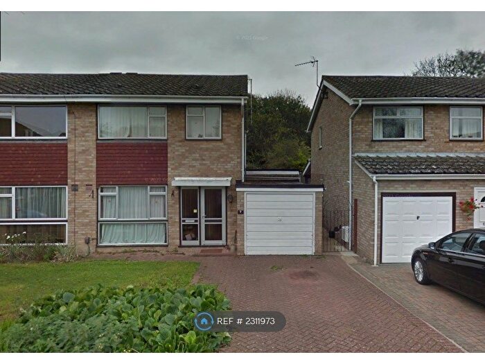 3 Bedroom Semi-Detached House To Rent In Rickard Close, Cambridge, CB1