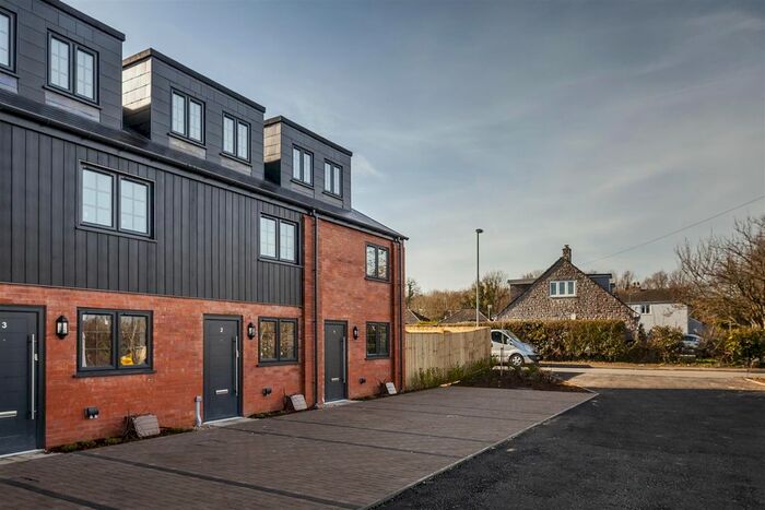 3 Bedroom Terraced House For Sale In Fenway Close, Dorchester, DT1