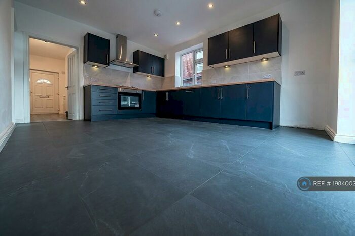 4 Bedroom Semi-Detached House To Rent In Walker Road, Eccles, Manchester, M30