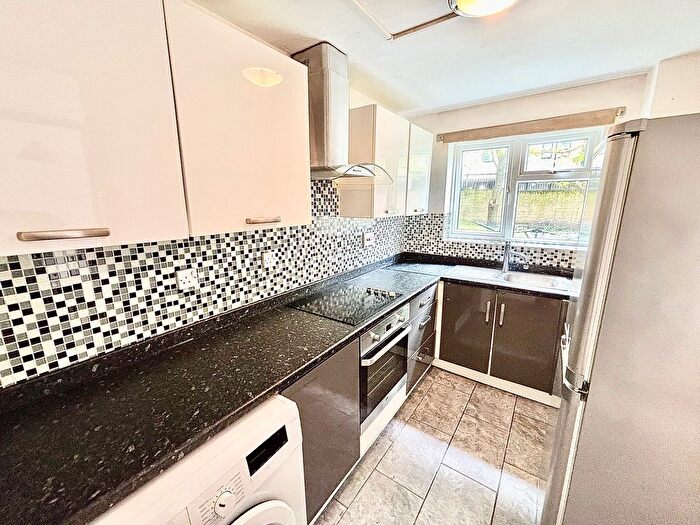 1 Bedroom Flat To Rent In Carnarvon Road, London, E15