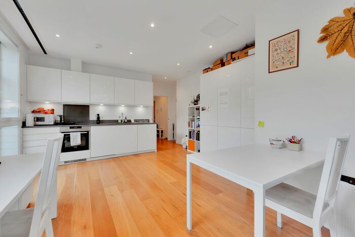 1 Bedroom Flat To Rent In Highbury Crescent, Highbury, London, N5