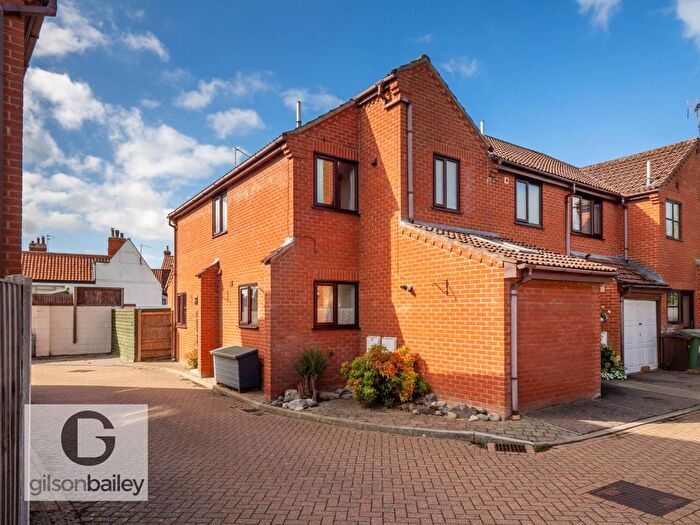 3 Bedroom End Of Terrace House For Sale In Old Foundry Court, Acle, NR13