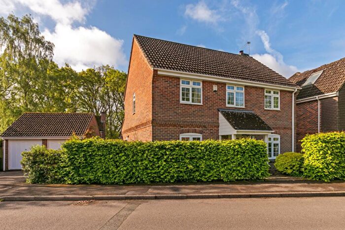 4 Bedroom Detached House For Sale In Hawthorn Close, Colden Common, SO21