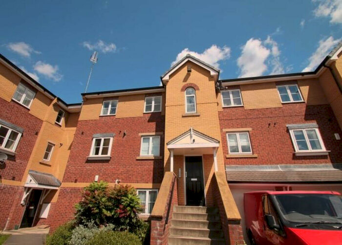 3 Bedroom House To Rent In Cherry Court, Leeds, LS6