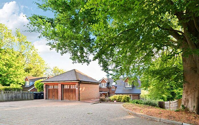 6 Bedroom Detached House For Sale In Highland Road, Purley, CR8