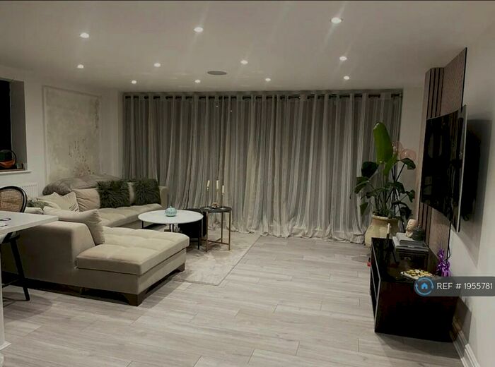 2 Bedroom Flat To Rent In Northolt, London, HA2