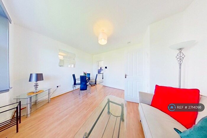 2 Bedroom Flat To Rent In Kilberry Street, Dundee, DD3