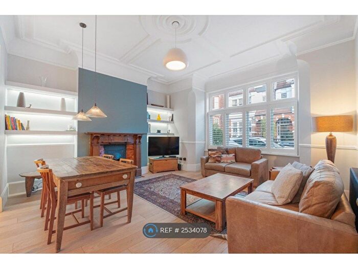 2 Bedroom Flat To Rent In Glenmore Road, London, NW3