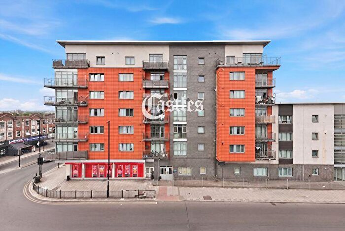 1 Bedroom Flat For Sale In The Roundway, London, N17