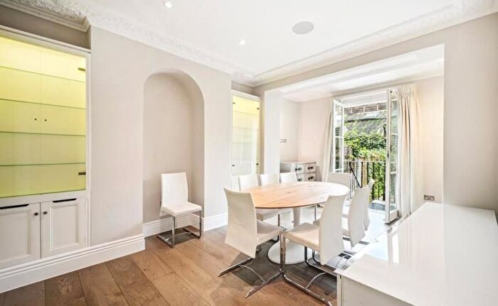 4 Bedroom Flat To Rent In Albany Street, Regents Park, London, NW1