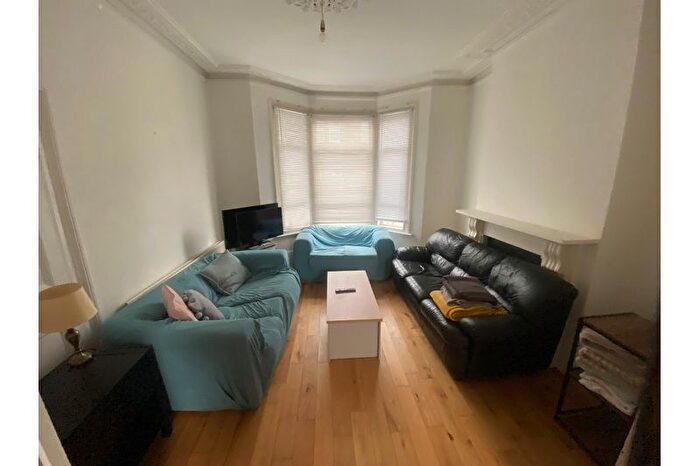 4 Bedroom Terraced House To Rent In Solon Road, Brixton, SW2