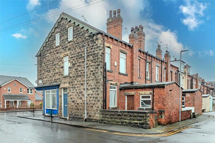 4 Bedroom Terraced House For Sale In Bentley Lane, Leeds, West Yorkshire, LS6