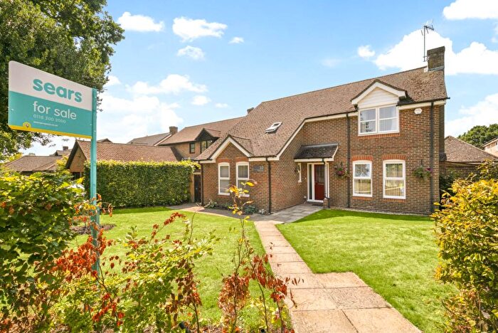 4 Bedroom Detached House For Sale In Sandy Lane, Wokingham, RG41