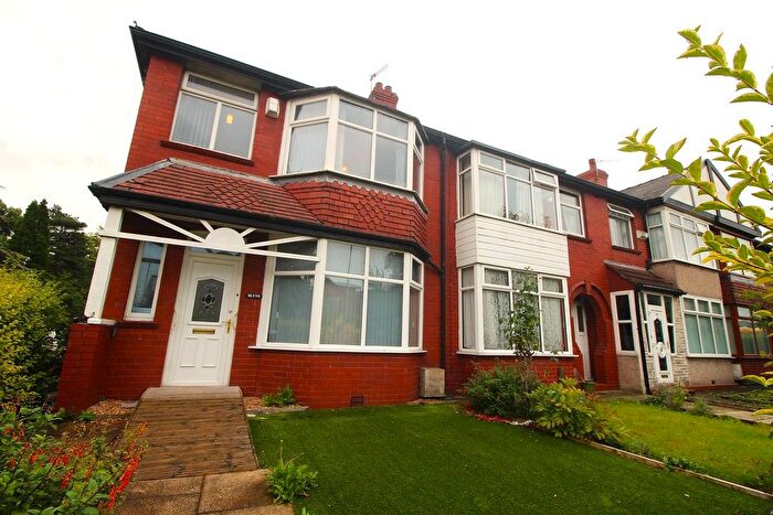 3 Bedroom Terraced House To Rent In Refurbished Three-Bedroom Terraced Home To Rent, Stockport Road, OL7