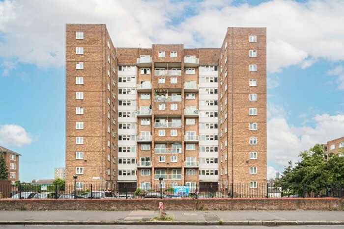 2 Bedroom Flat For Sale In Amhurst Park, London, N16