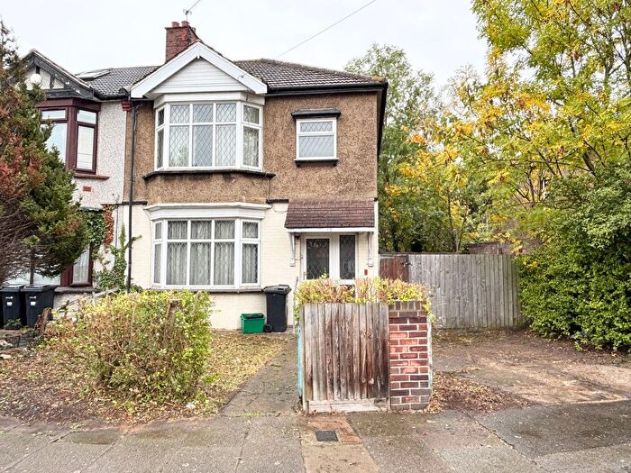 3 Bedroom End Terrace House For Sale In Mundon Gardens, Ilford, IG1