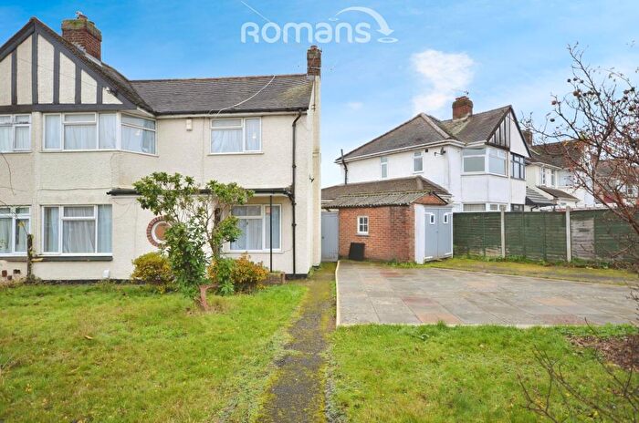 3 Bedroom Semi-Detached House To Rent In Thurston Road, Slough, SL1