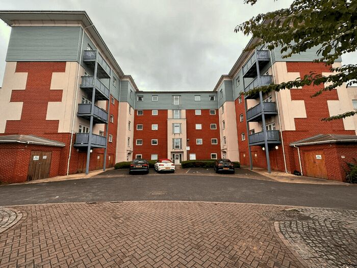 2 Bedroom Flat To Rent In Wraysbury Drive, West Drayton, UB7