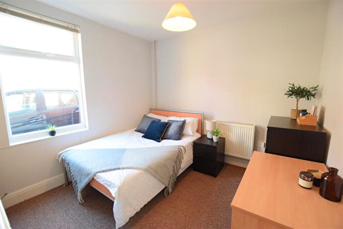 3 Bedroom Terraced House To Rent In Trollope Street - Student House - /, LN5