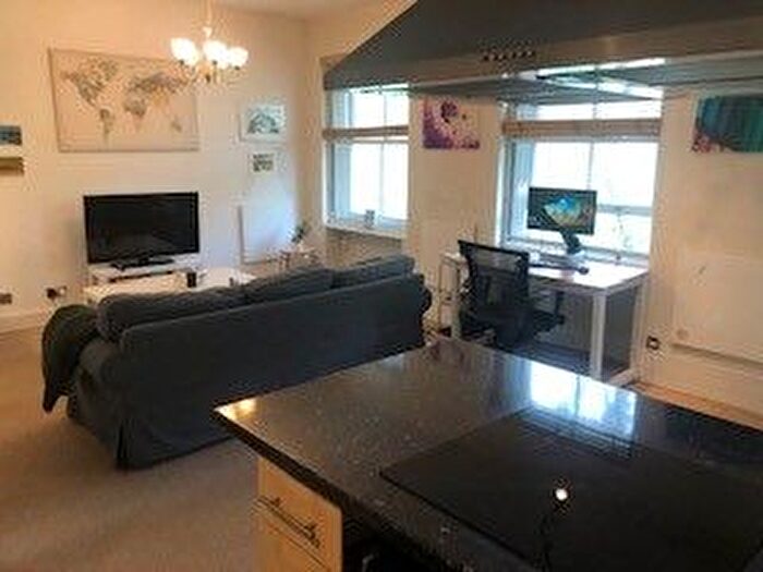 1 Bedroom Flat To Rent In Blackfriars Road, London, SE1