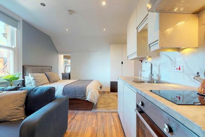 Studio To Rent In Apt, Clarendon Road #, LS2