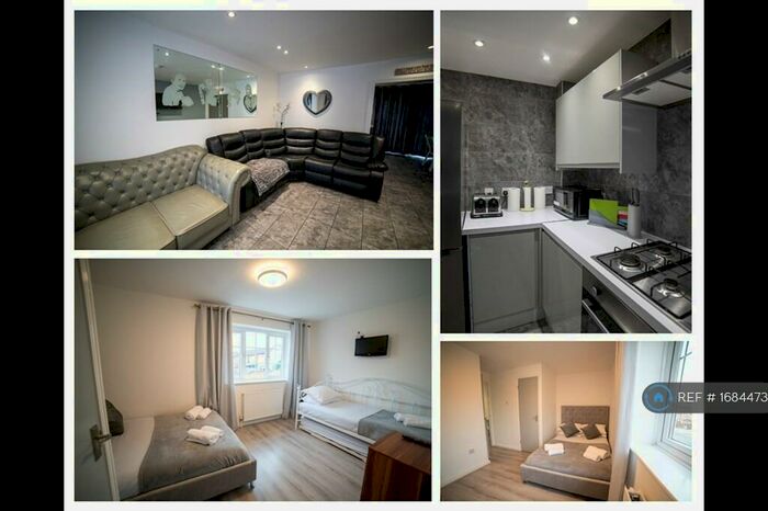 3 Bedroom Semi-Detached House To Rent In Burlington Street, Liverpool, L3