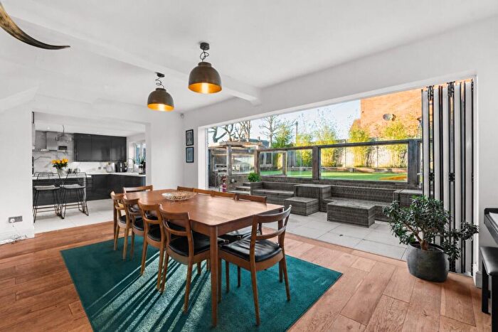 4 Bedroom Detached House For Sale In Allnutts Road, Epping, Essex, CM16