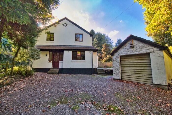 4 Bedroom Semi-Detached House To Rent In Waste Lane, CW8