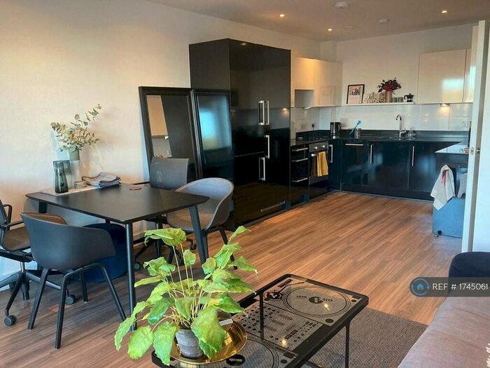2 Bedroom Flat To Rent In Spa Road, London, SE16