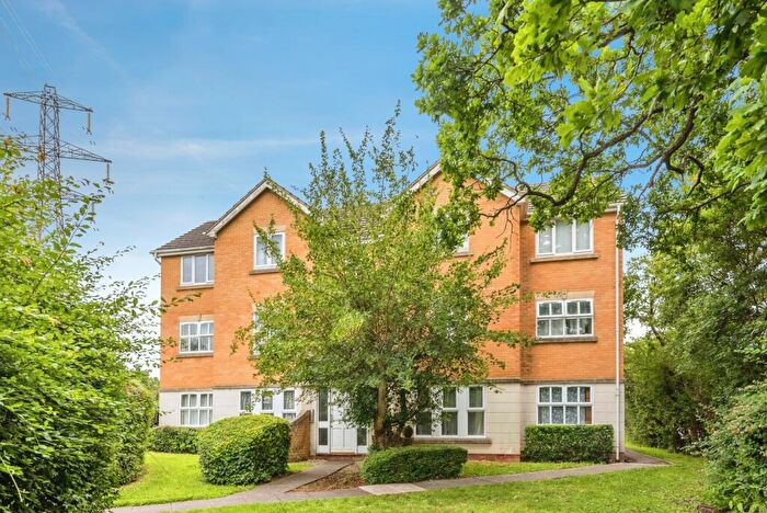 1 Bedroom Flat For Sale In Thorley Court, Swindon, Wiltshire, SN25