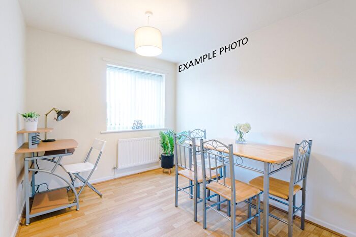 2 Bedroom Terraced House To Rent In Thomas Court, Salford, M6