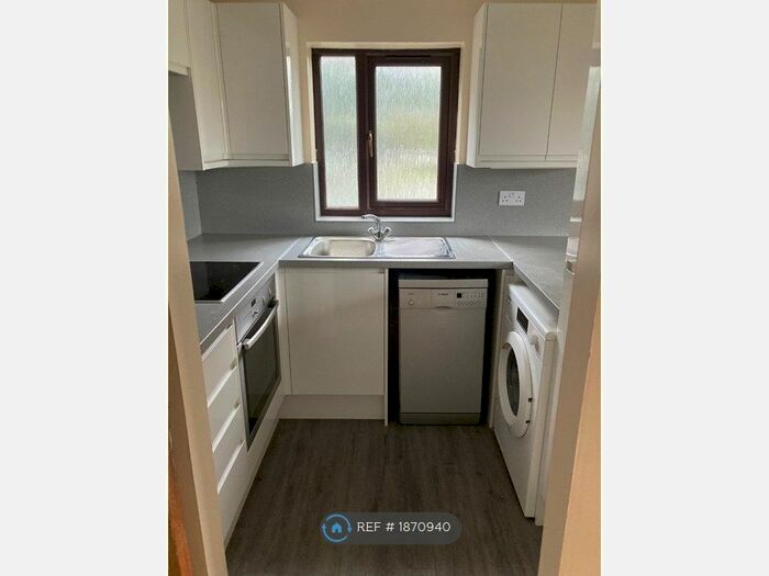 1 Bedroom Flat To Rent In Ealing, Ealing Perivale, UB6