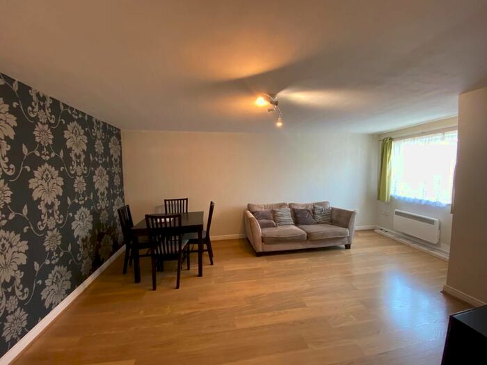 2 Bedroom Flat To Rent In Kingfisher Heights, Grays, RM17