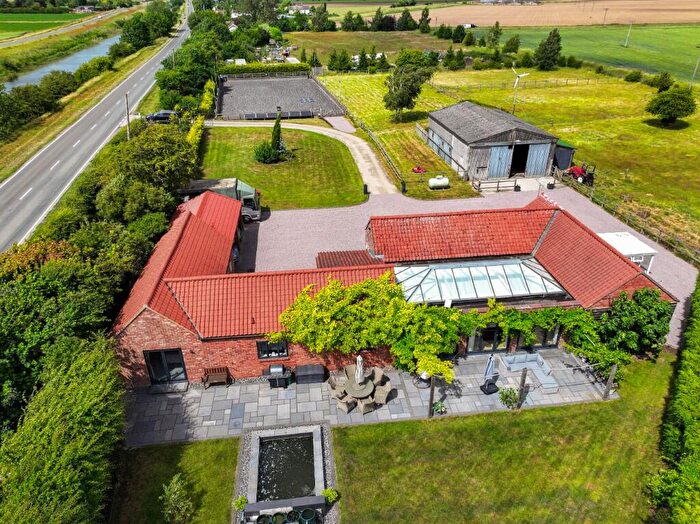 4 Bedroom Equestrian Facility For Sale In Boston Road, Cowbridge, Boston, Lincolnshire, PE22
