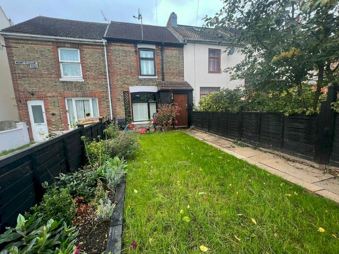 2 Bedroom Property To Rent In Mount Pleasant Road, Folkestone, CT20