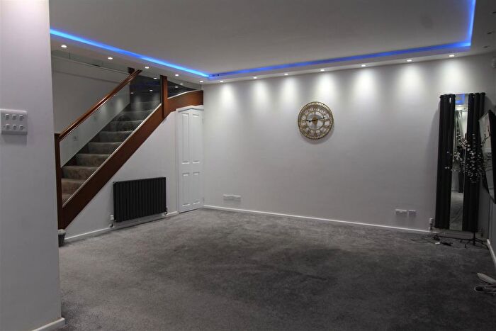 3 Bedroom Semi-Detached Bungalow To Rent In Beechenlea Lane, Swanley, BR8