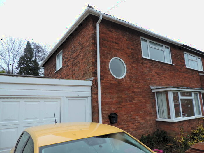 3 Bedroom Semi-Detached House To Rent In Brookside Road, Mile Oak, B78