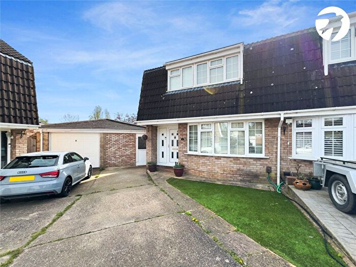 4 Bedroom Semi-Detached House To Rent In Charnock, Swanley, Kent, BR8