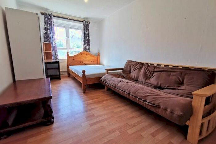 4 Bedroom Flat To Rent In Camden Road, Holloway, N7