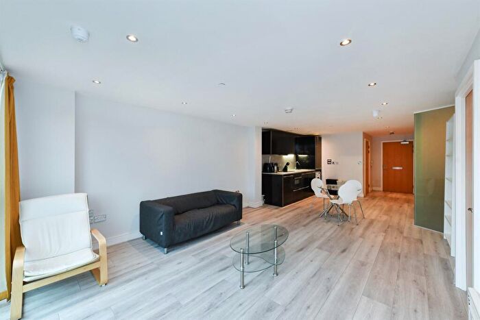 2 Bedroom Apartment To Rent In Litmus Building, NG1