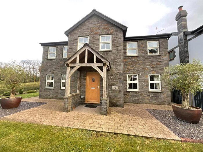 4 Bedroom Detached House For Sale In Llandyfan, Ammanford, SA18