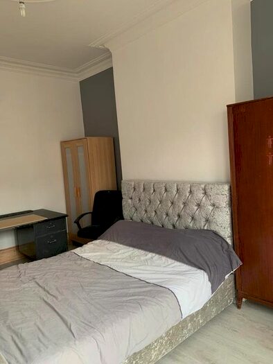 3 Bedroom Flat To Rent In Simonside Terrace, Heaton, Newcastle Upon Tyne, NE6