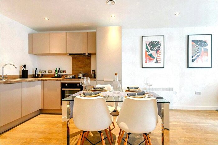 2 Bedroom Apartment To Rent In Exchange Square, The Priory Queensway, Birmingham, West Midlands, B4