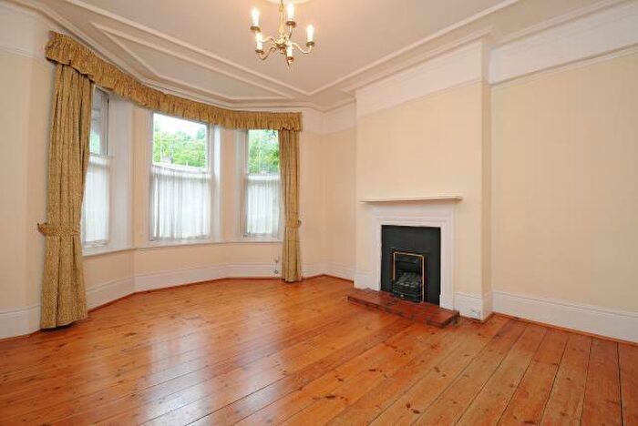 1 Bedroom Apartment To Rent In Hillside Gardens, Highgate, N6