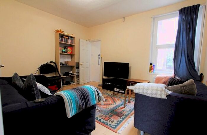 4 Bedroom Terraced House To Rent In Grange Avenue, Reading, Berkshire, RG6