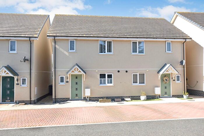 3 Bedroom Semi Detached House For Sale In Brock Close, Wittering, PE8