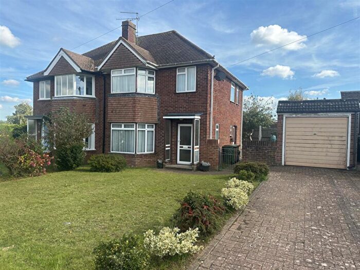 3 Bedroom Semi-Detached House For Sale In Poplar Grove, Allington, Maidstone, ME16