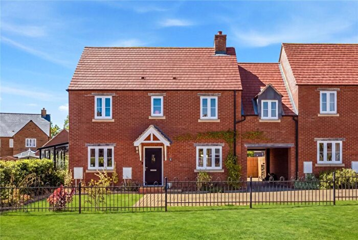 3 Bedroom Link Detached House For Sale In Simmons Way, Hook Norton, Oxfordshire, OX15